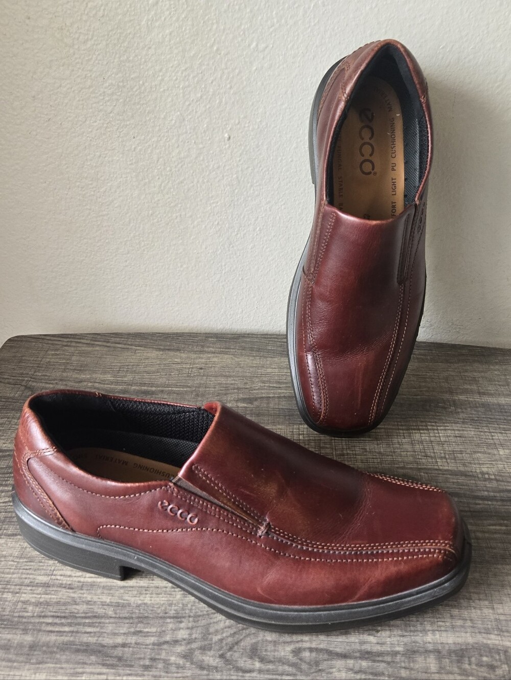 Ecco Men’s Slip-On Leather Loafers in Burgundy Red, Leather slip-on loafers 43